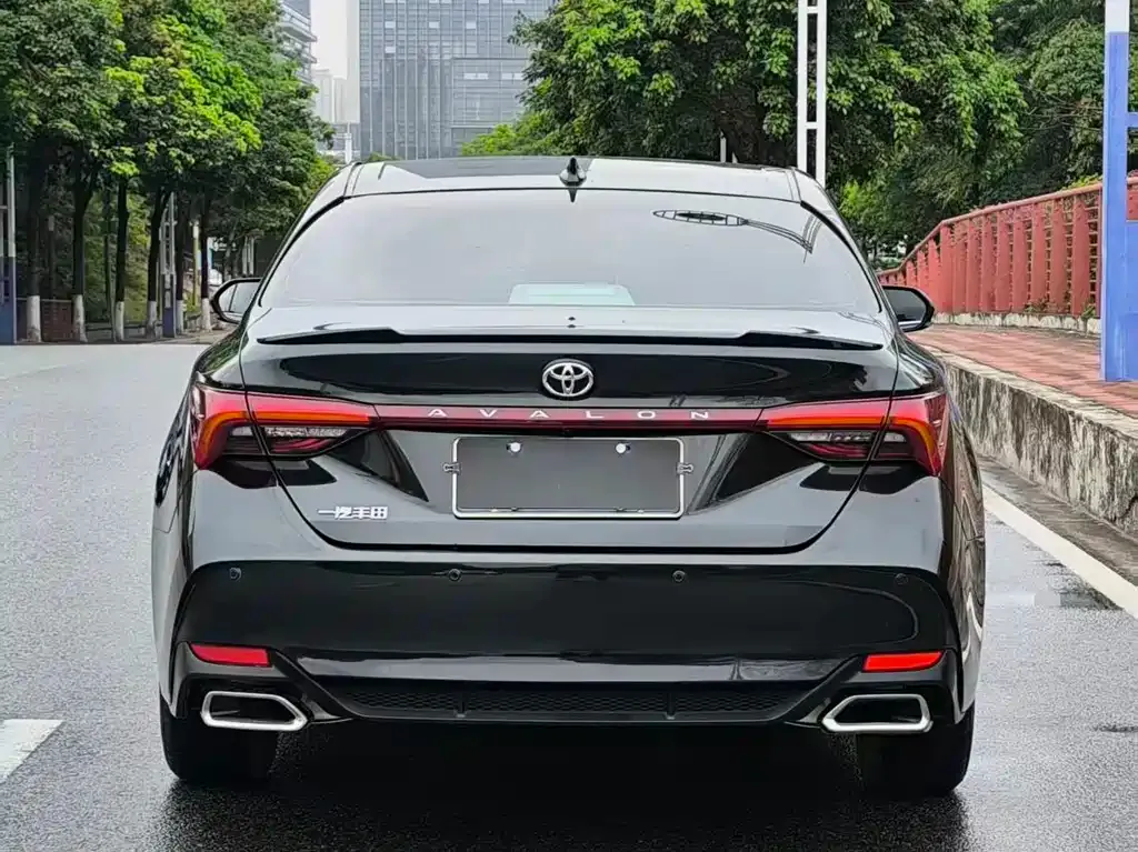 Toyota Avalon — фото 6