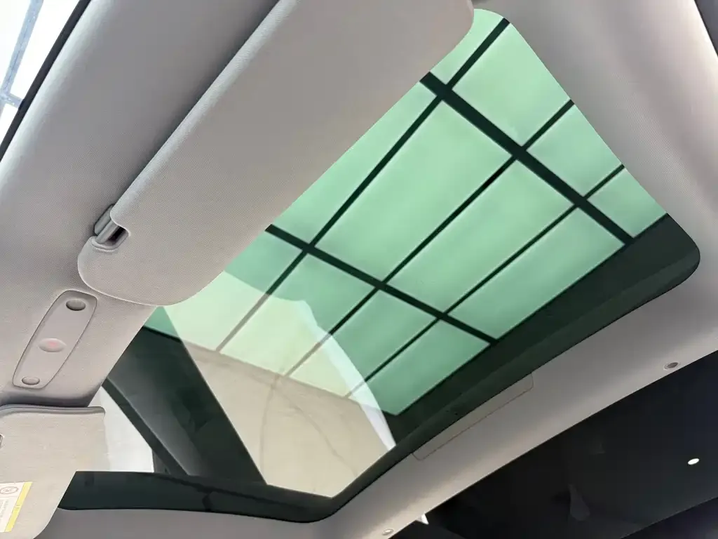 Tesla Model 3 — фото 4