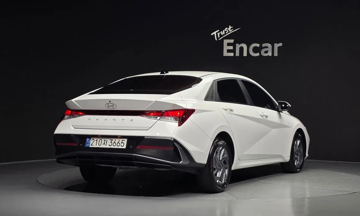 Hyundai AVANTE — фото 3