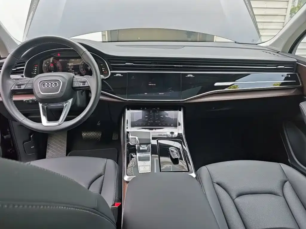 Audi Q7 — фото 10