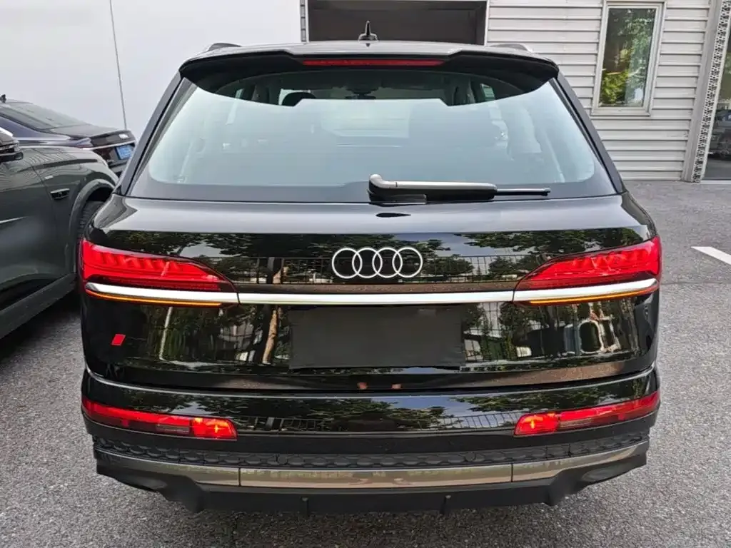 Audi Q7 — фото 5