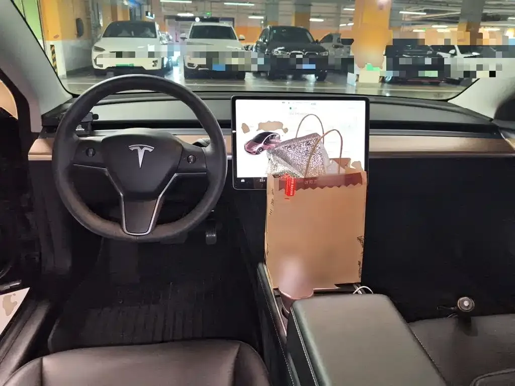 Tesla Model 3 — фото 9
