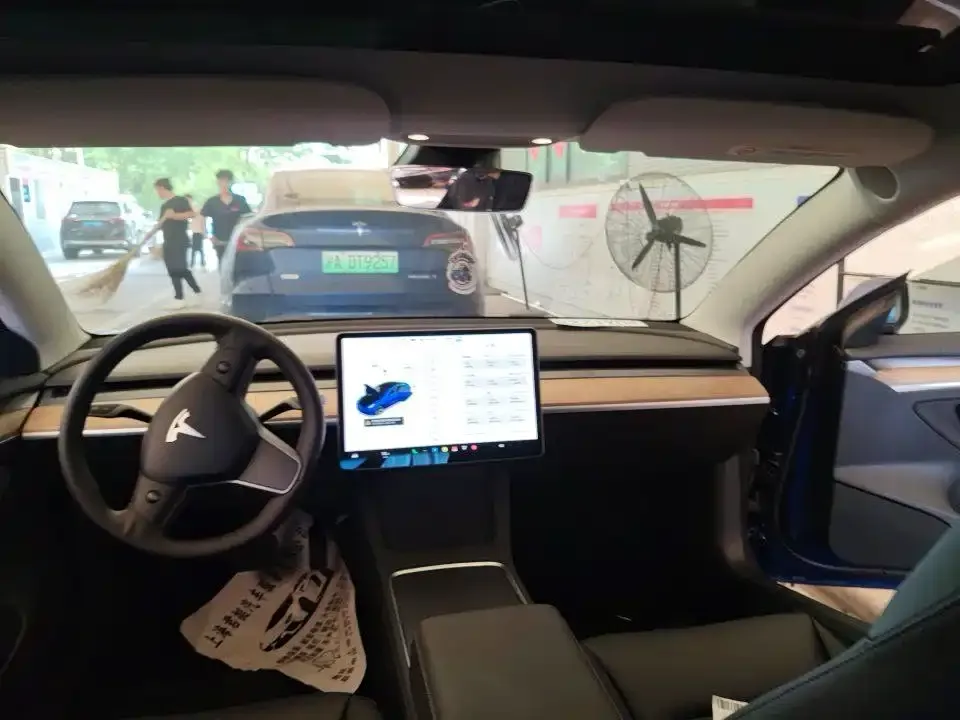 Tesla Model 3 — фото 2