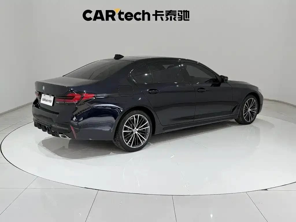 BMW 5 Series — фото 10