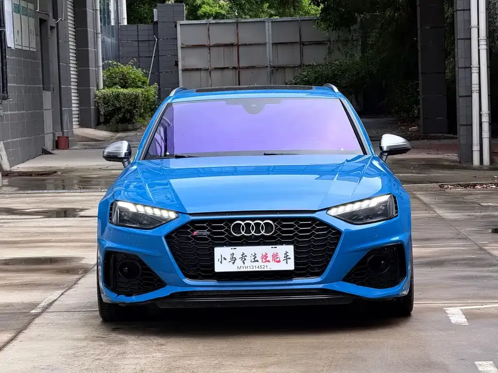 Audi RS 4 — фото 5