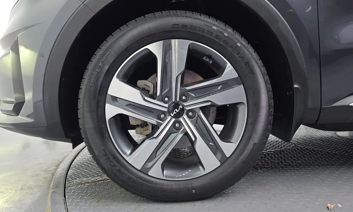 Kia Sorento — фото 7
