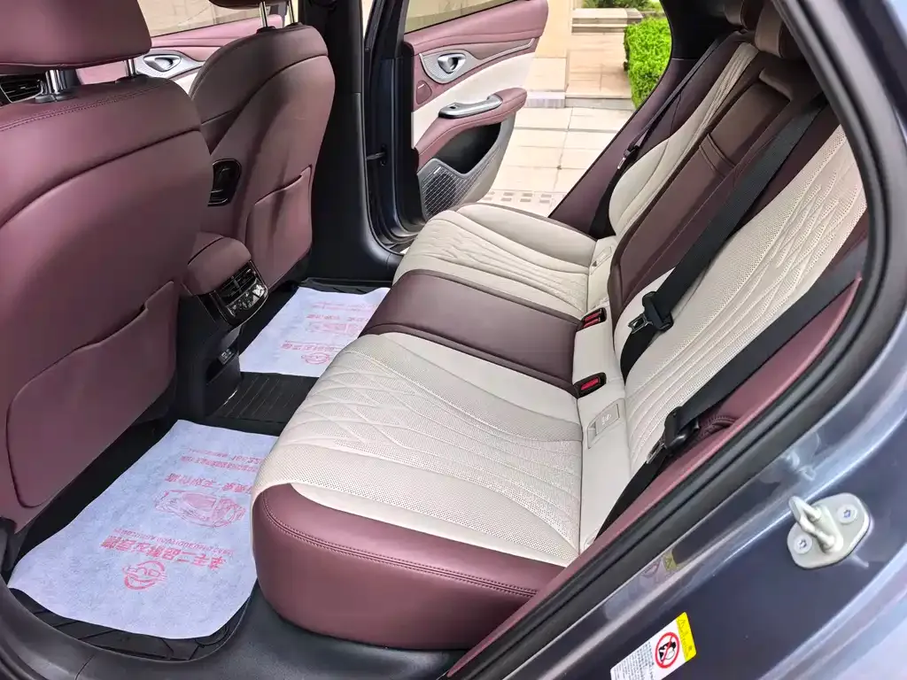 BYD Seal — фото 2