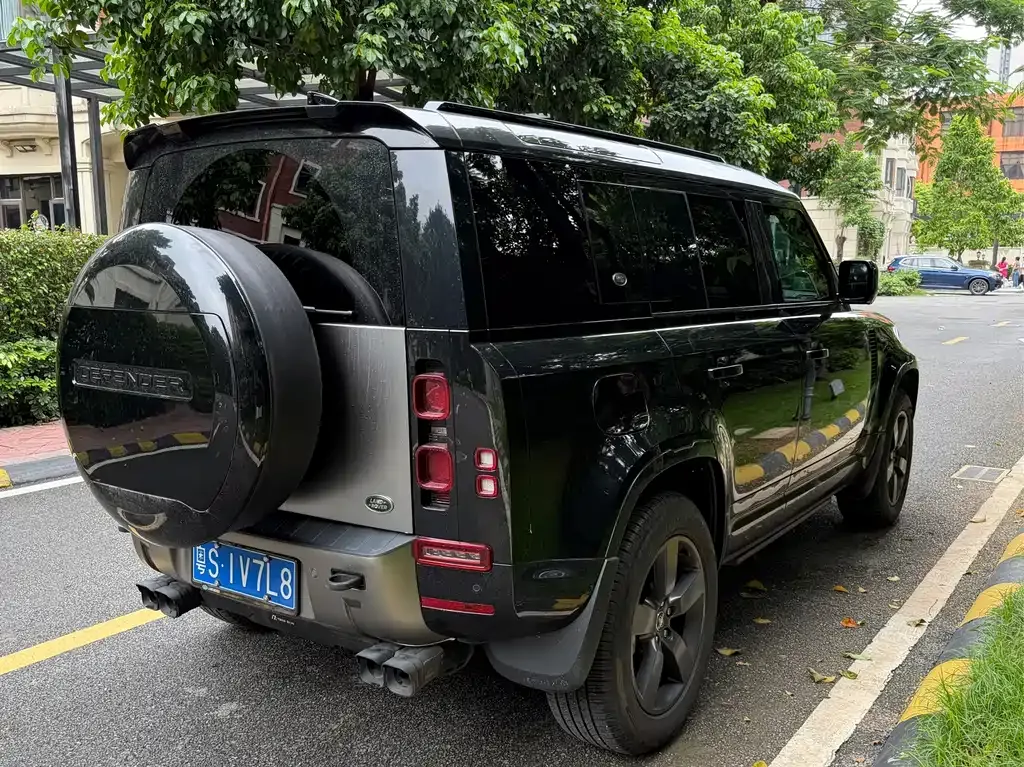 Land Rover Defender — фото 7