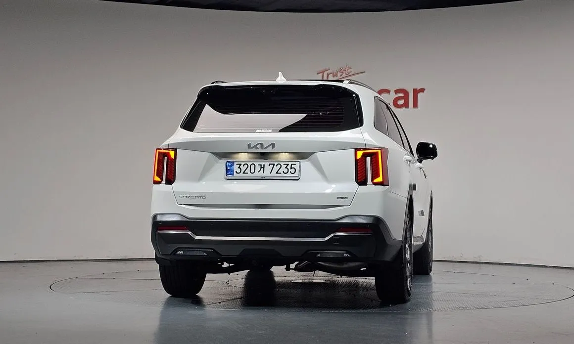 Kia Sorento — фото 9
