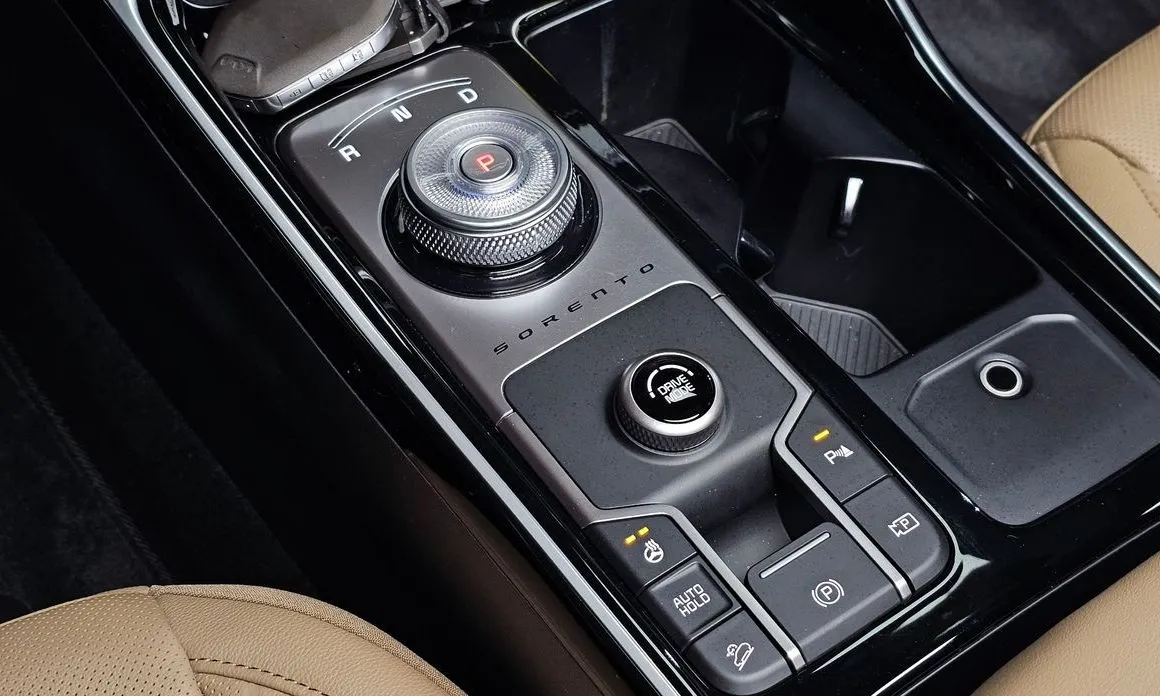 Kia Sorento — фото 10