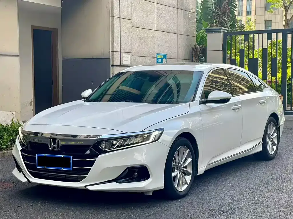 Honda Accord — фото 1