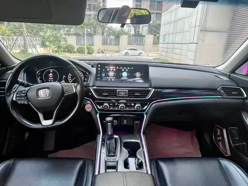 Honda Accord — фото 7