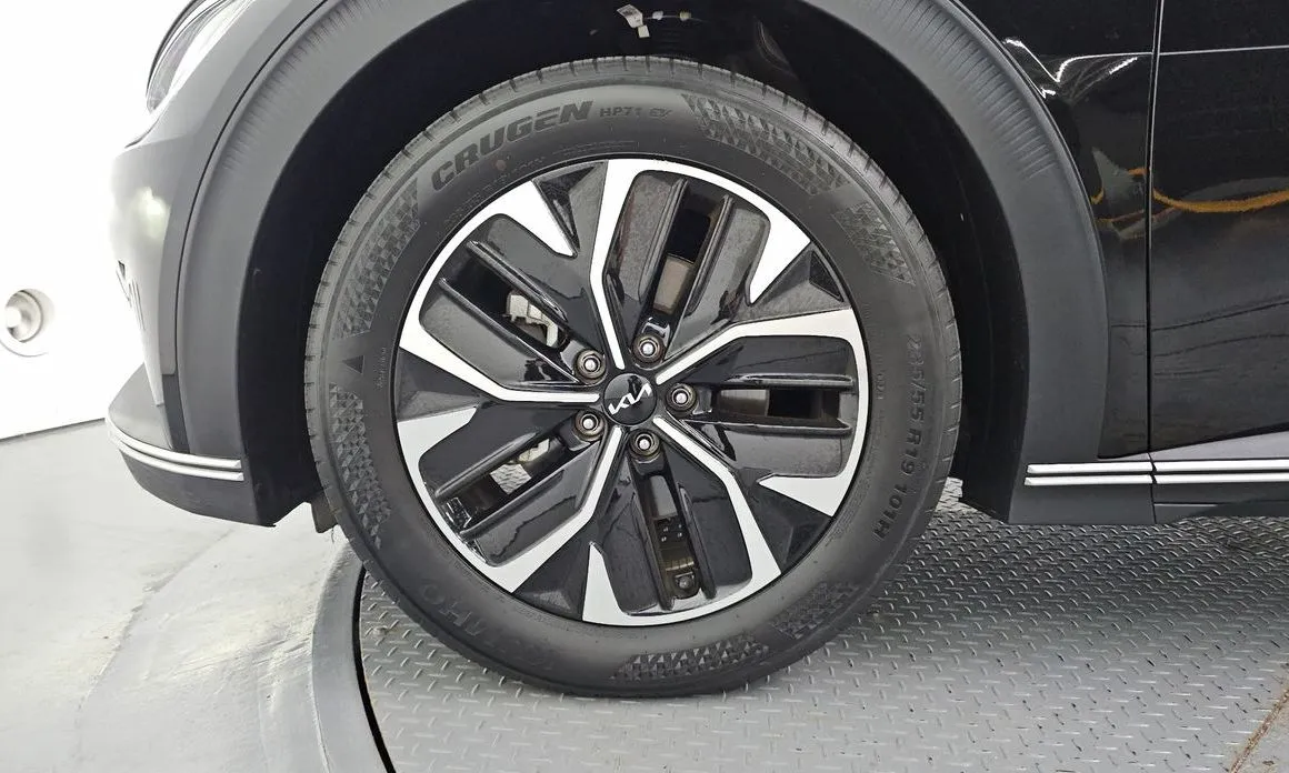 Kia EV6 — фото 9