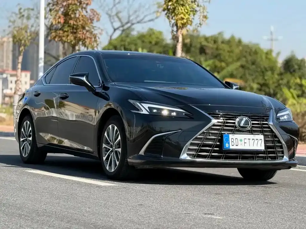 Lexus ES — фото 8