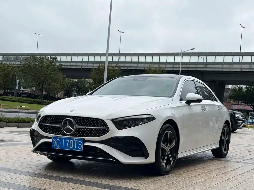 Mercedes-Benz A-Class — фото 1
