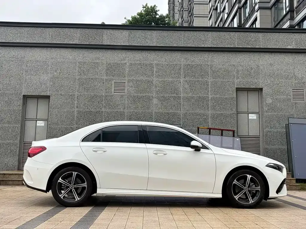 Mercedes-Benz A-Class — фото 10