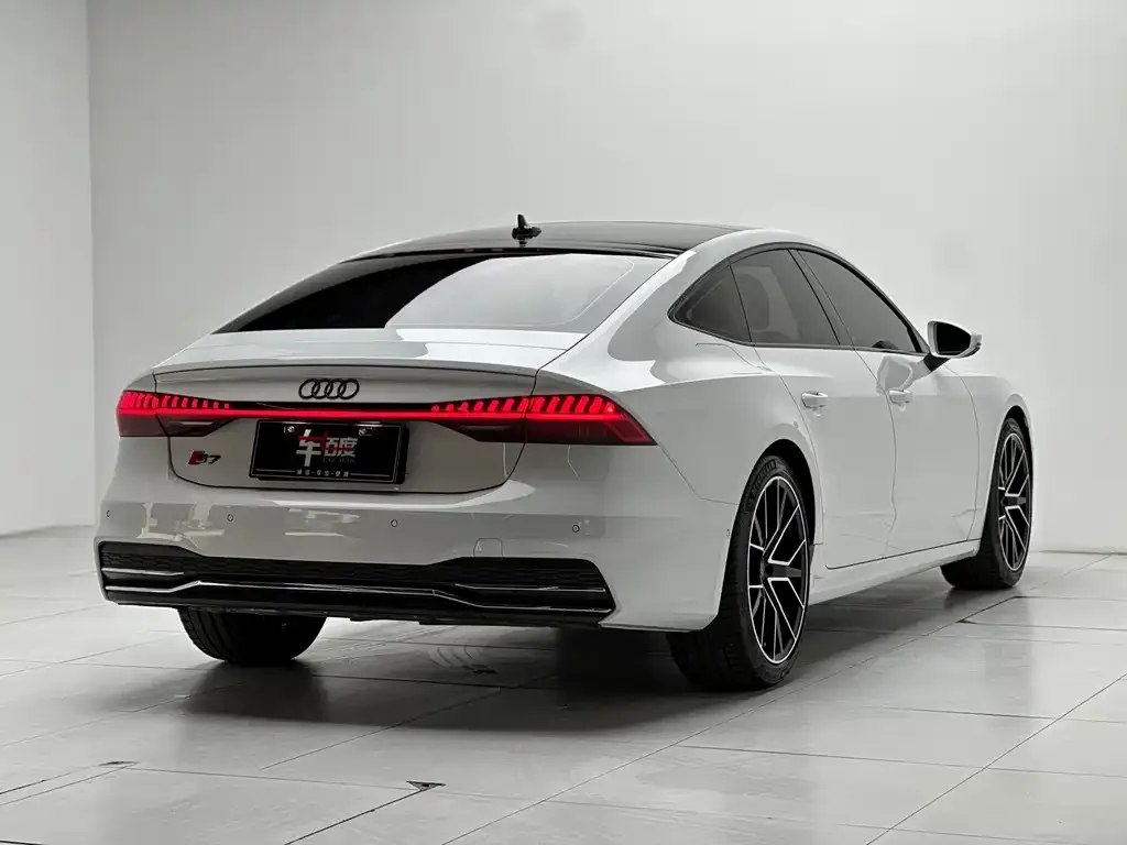 Audi A7 — фото 2