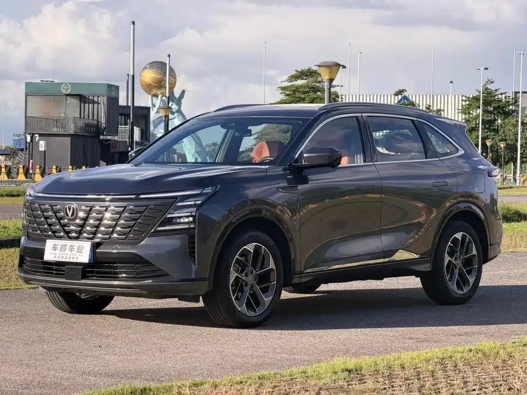Changan CS75 PLUS — фото 1