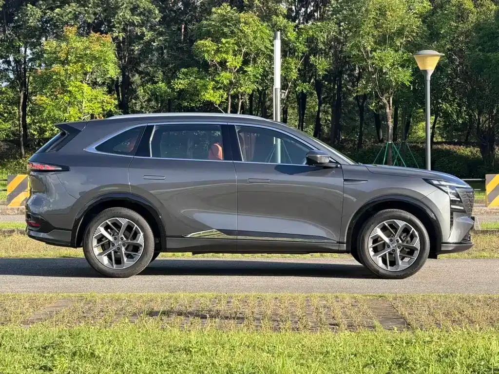 Changan CS75 PLUS — фото 9