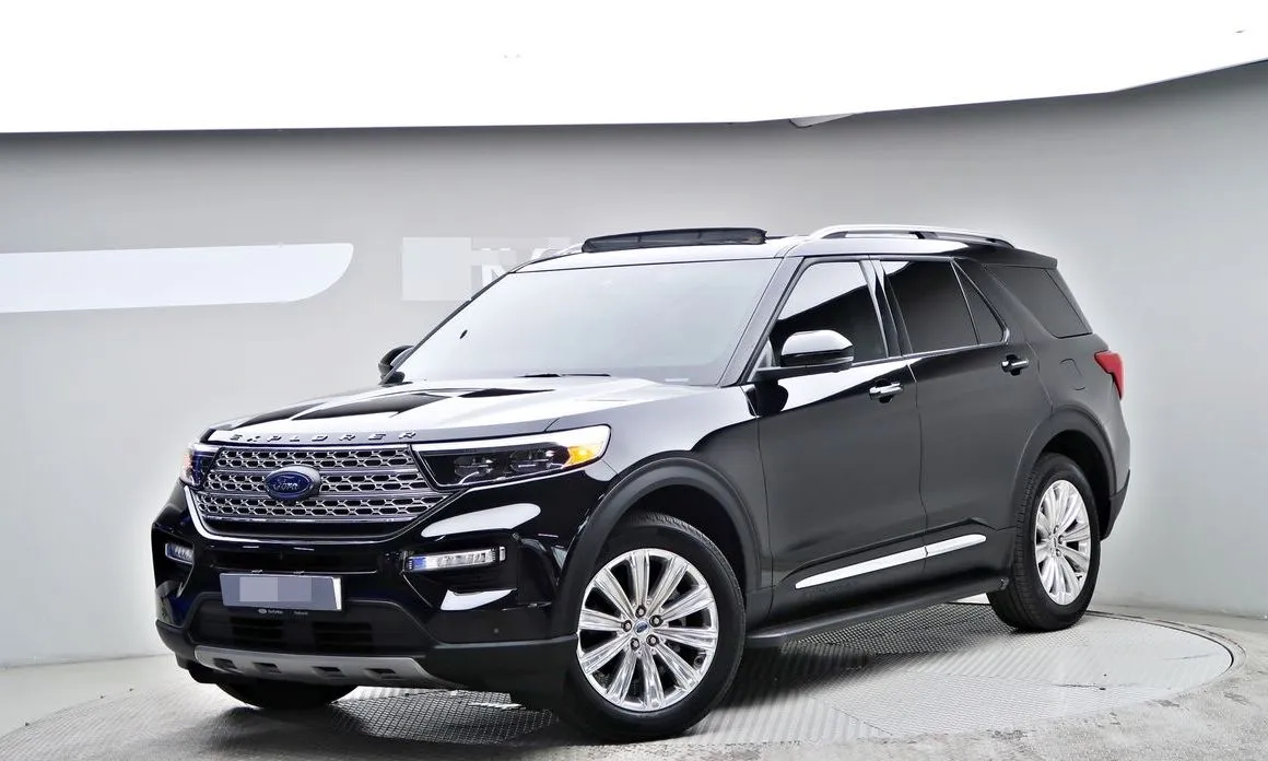 Ford Explorer — фото 1