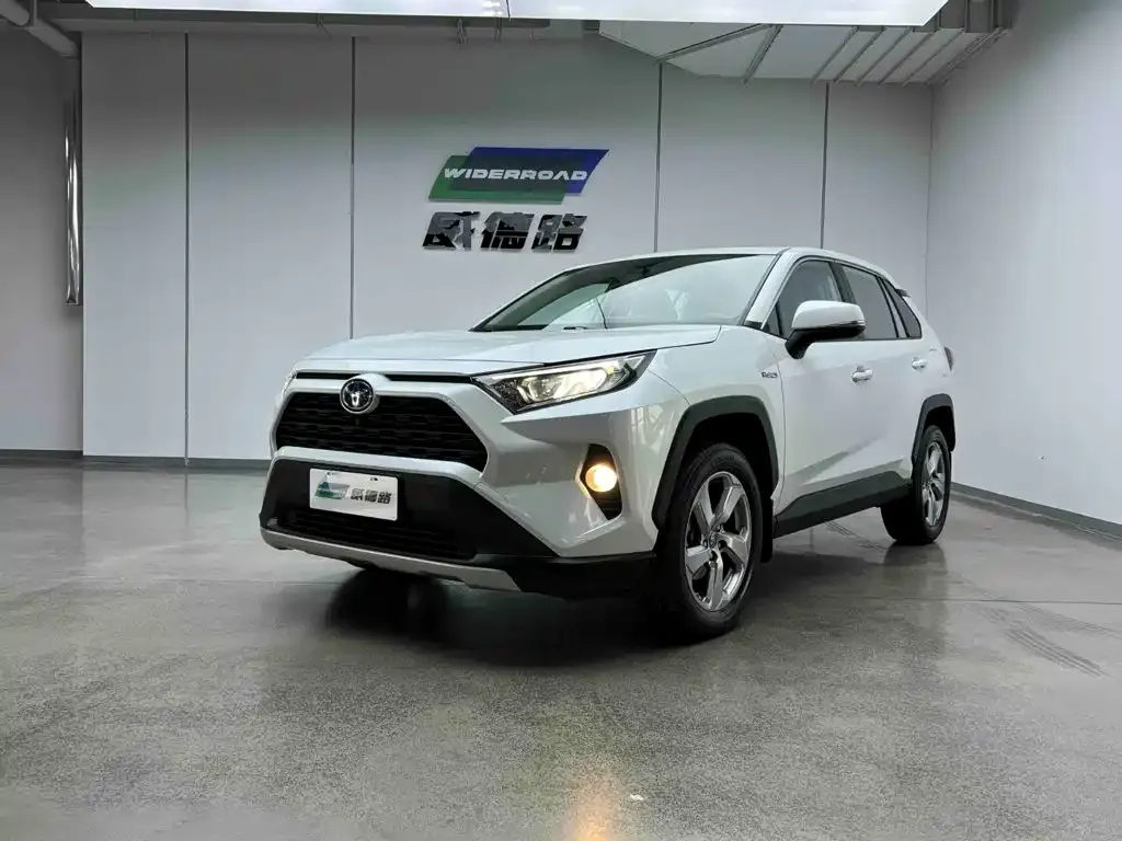Toyota RAV4 — фото 2