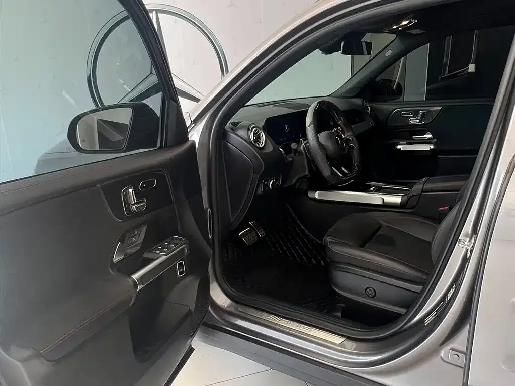 Mercedes-Benz GLB AMG — фото 4