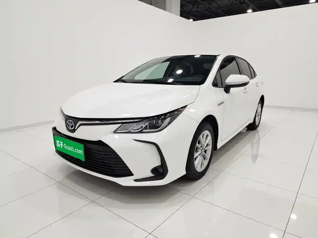 Toyota Corolla — фото 1