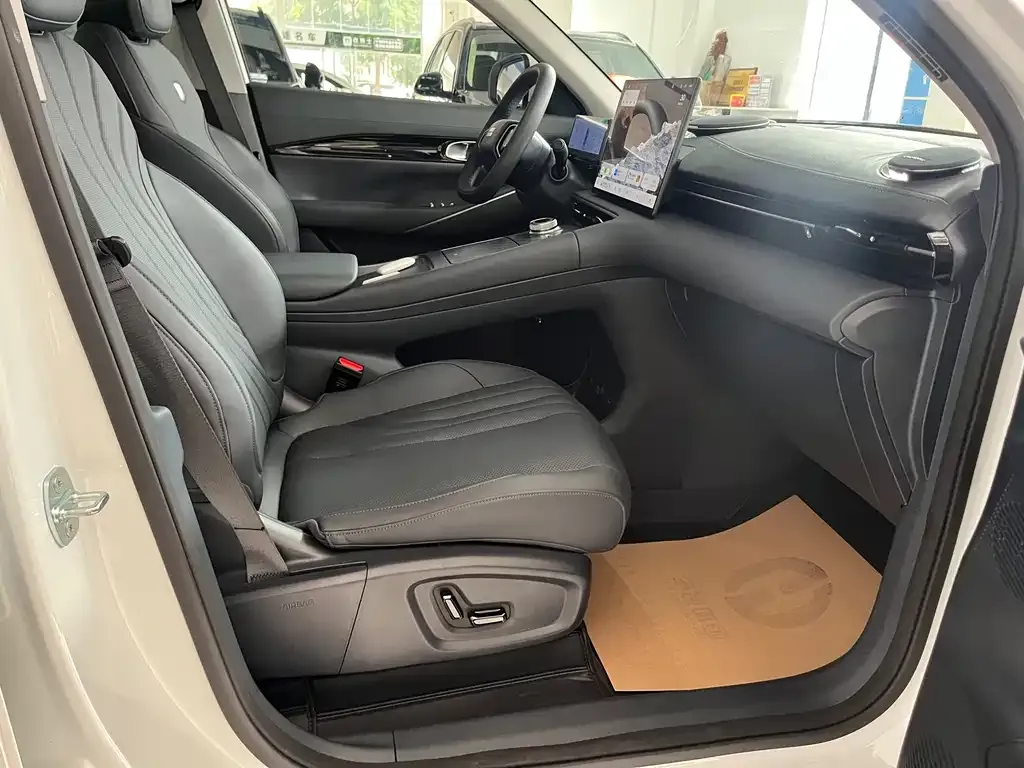 Geely Galaxy E5 — фото 10