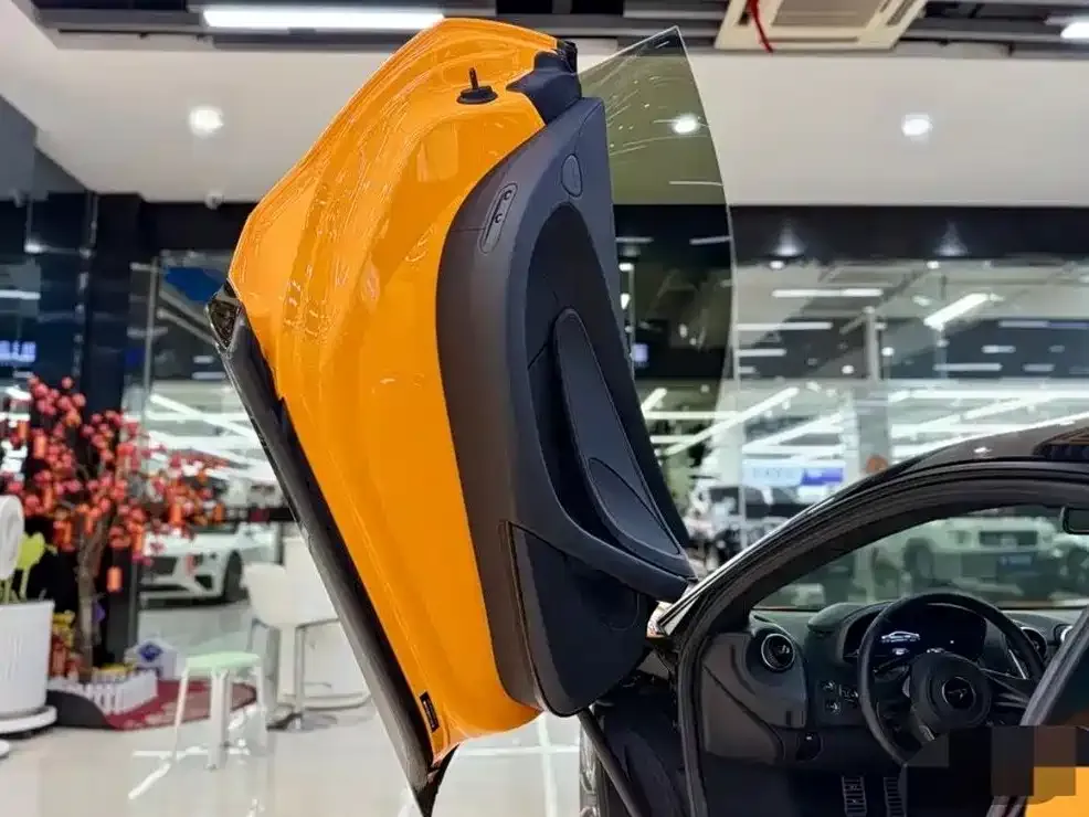 McLaren GT — фото 3