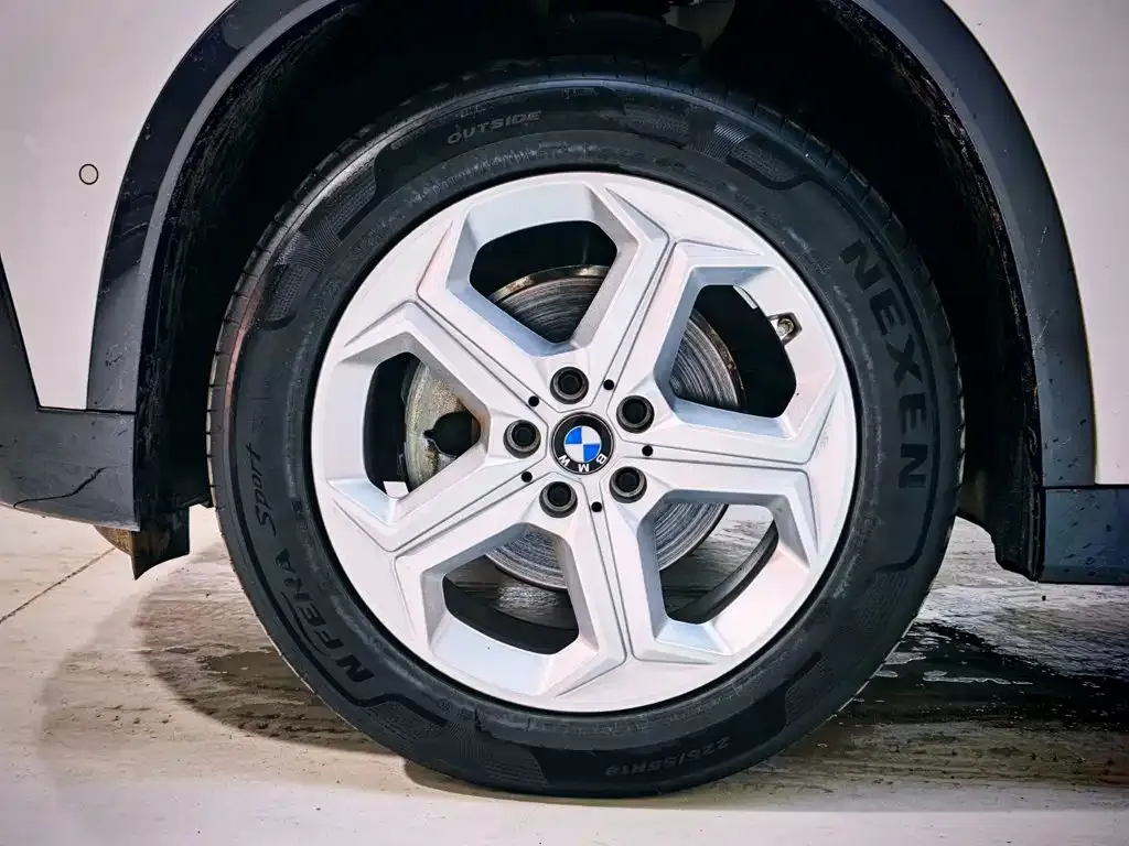 BMW X1 — фото 9