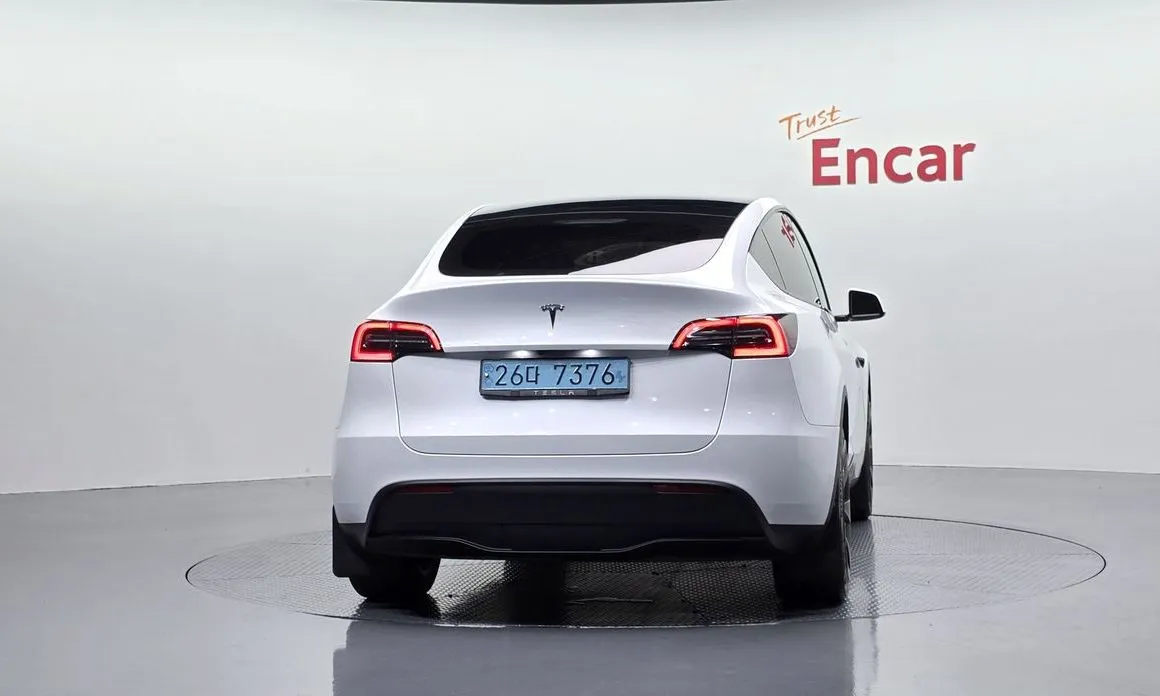 Tesla Model Y — фото 5