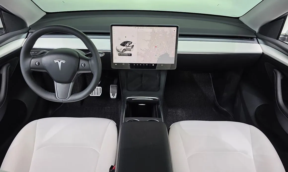 Tesla Model Y — фото 3