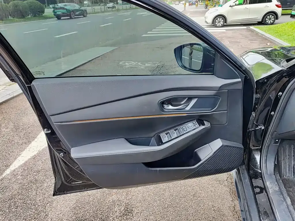 Honda Accord — фото 8