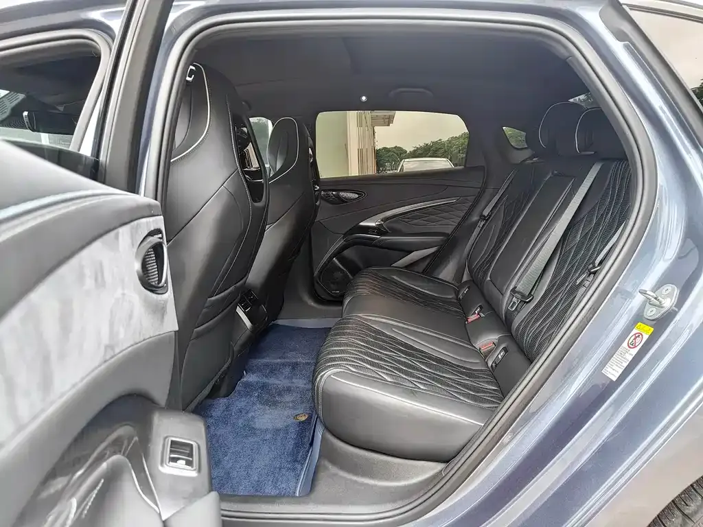 BYD Seal — фото 8