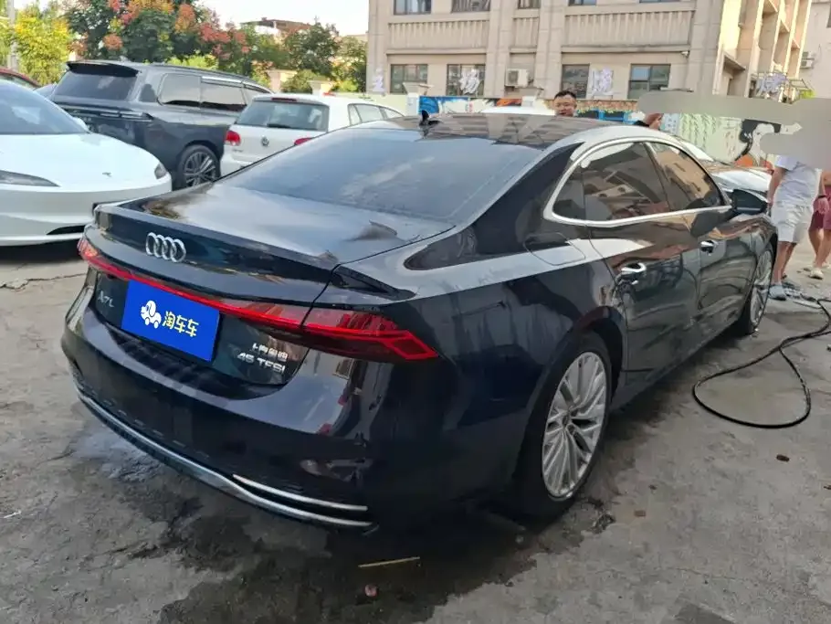 Audi A7L — фото 5