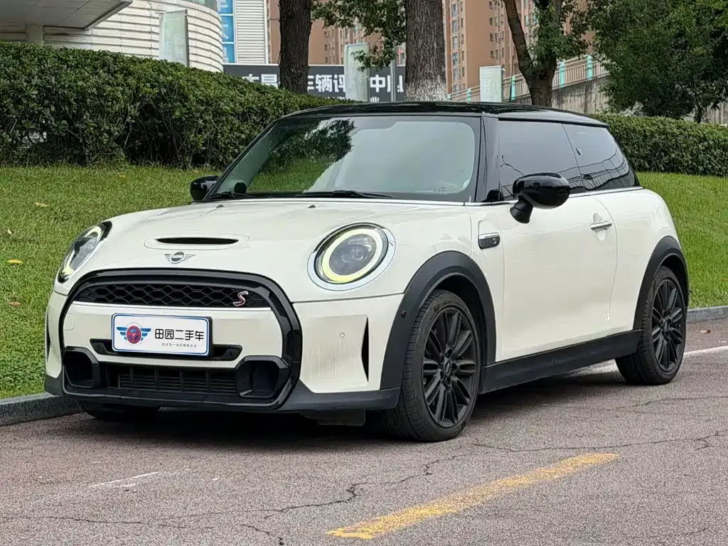 MINI Cooper (3-door) — фото 1