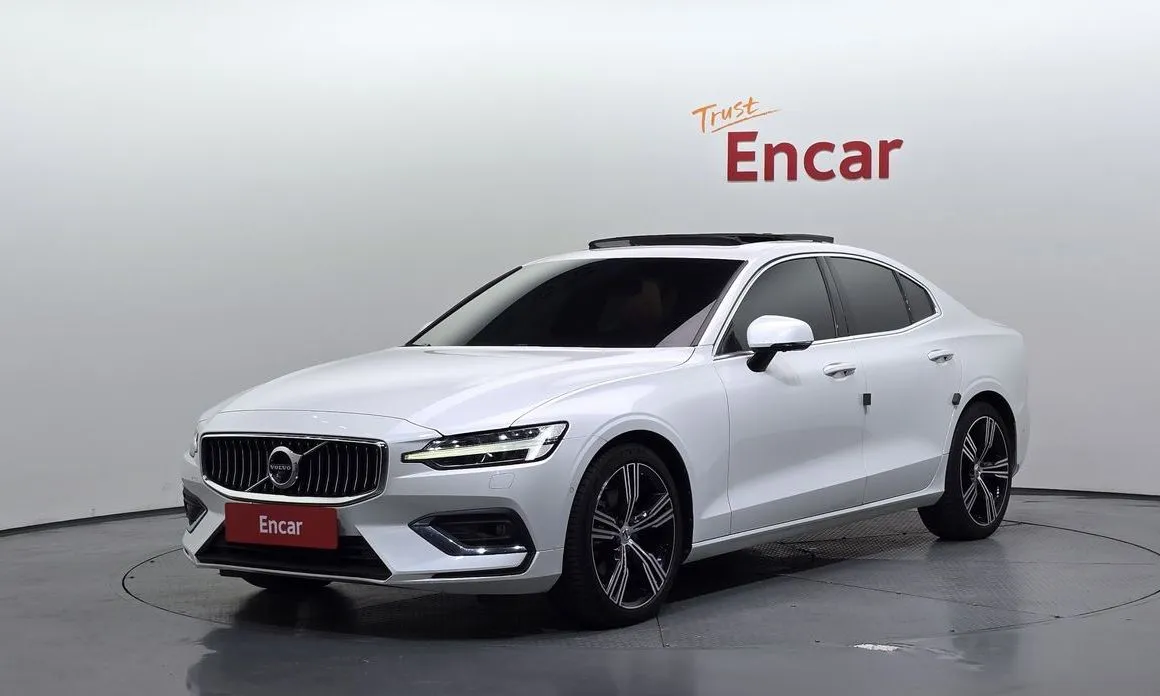Volvo S60 — фото 1