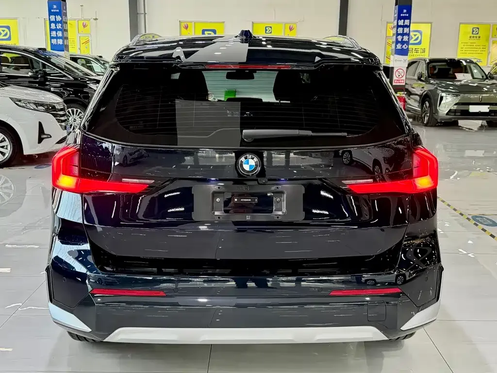 BMW X1 — фото 8