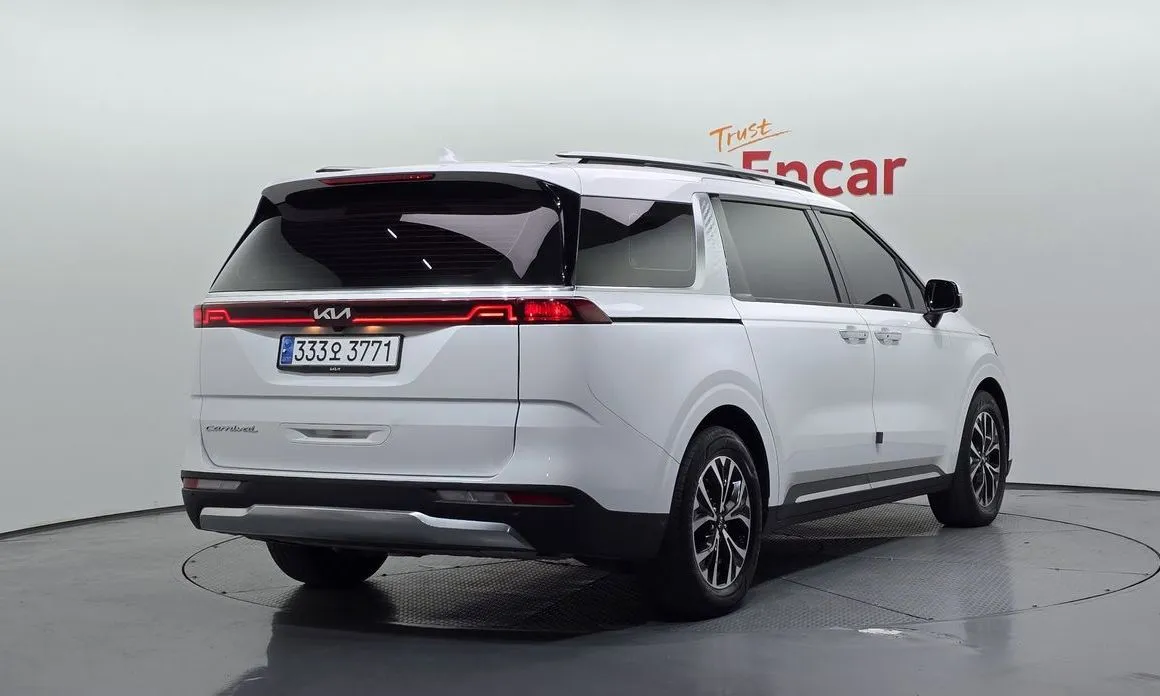 Kia Carnival — фото 3