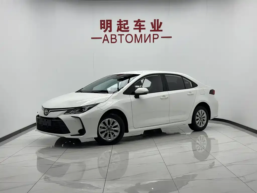 Toyota Corolla — фото 1