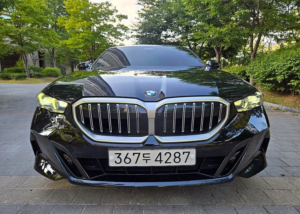 BMW 5-Series — фото 1