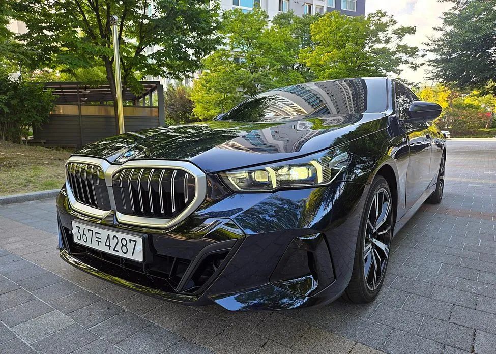 BMW 5-Series — фото 10