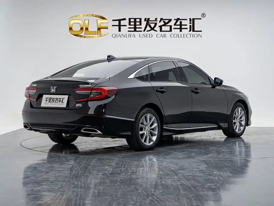 Honda Accord — фото 10