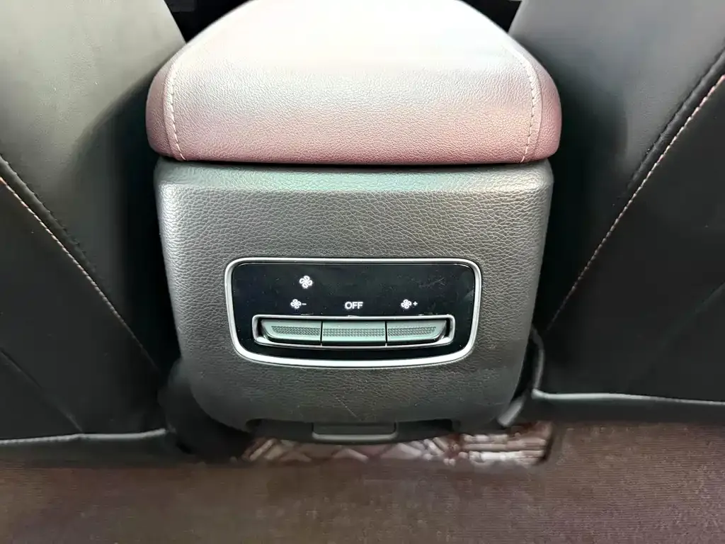 GAC Motor Trumpchi M6 — фото 9