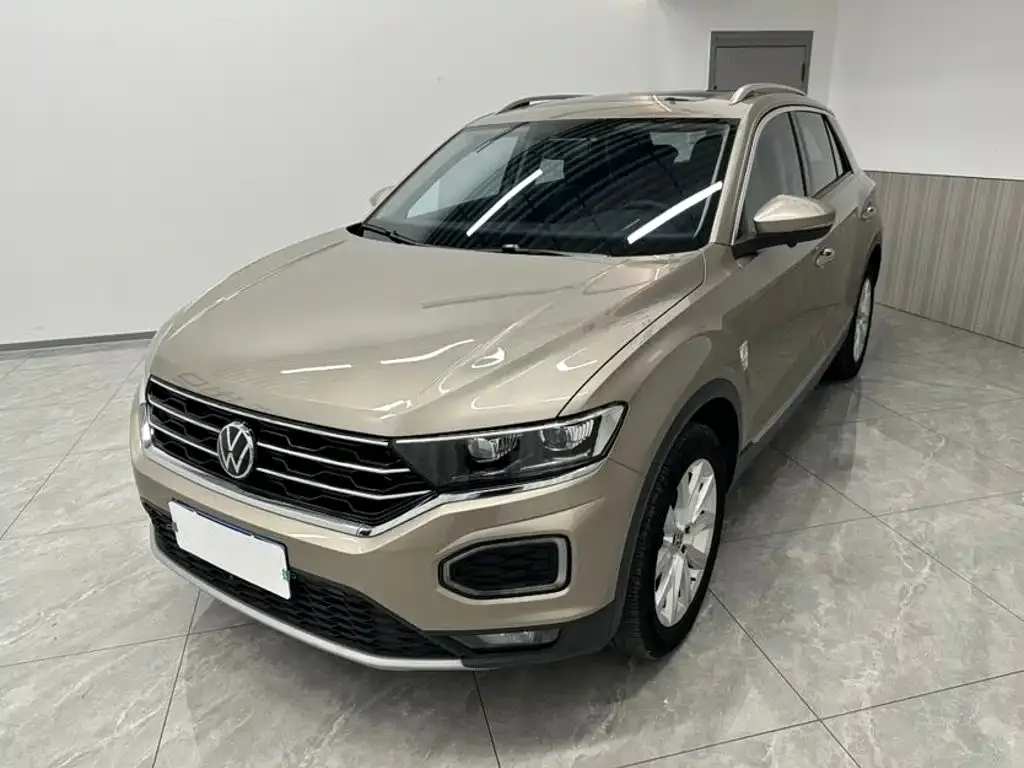 Volkswagen T-Roc — фото 1