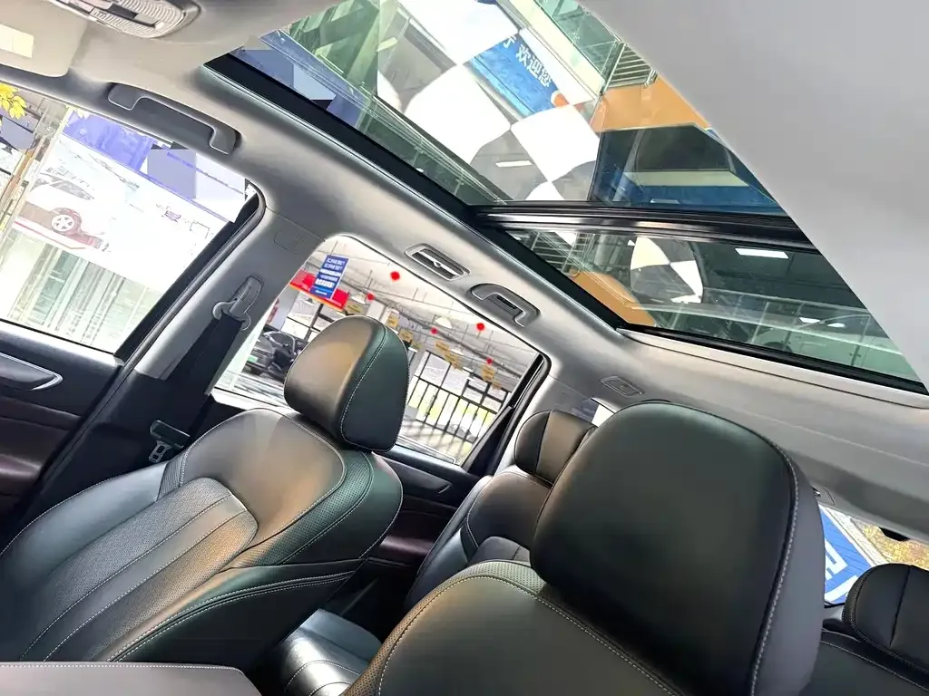GAC Motor Trumpchi M6 — фото 6