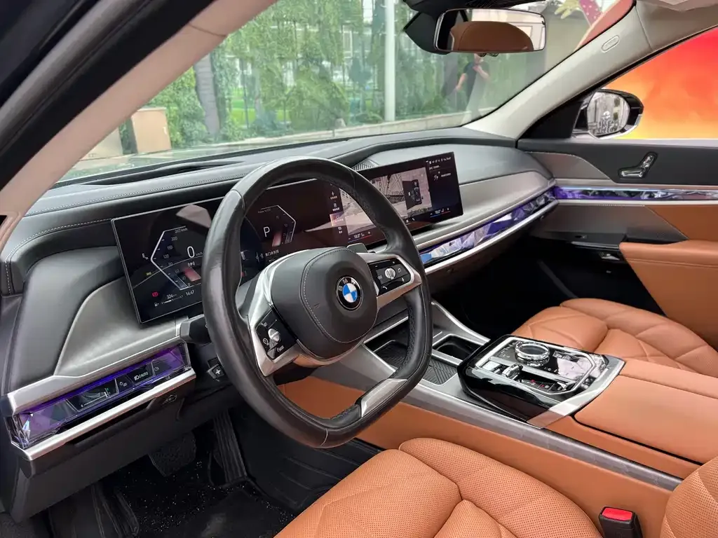 BMW 7 Series — фото 2