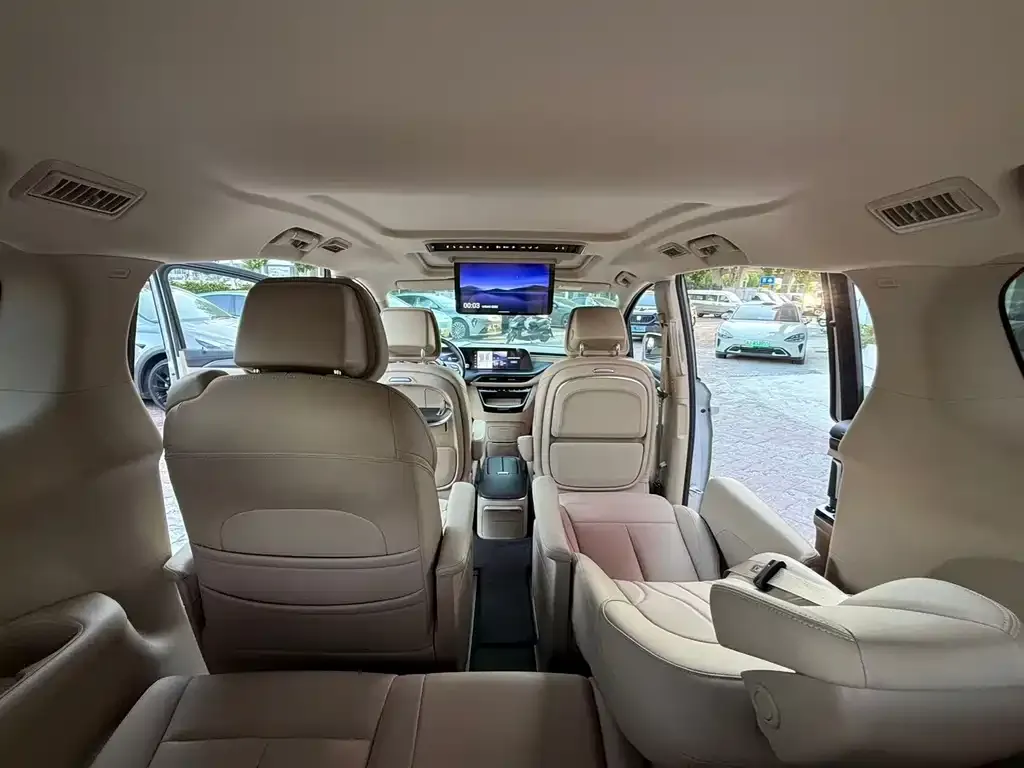 Buick GL8 Hybrid — фото 8