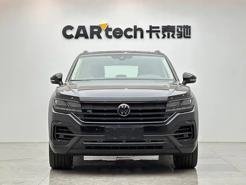 Volkswagen Touareg — фото 9