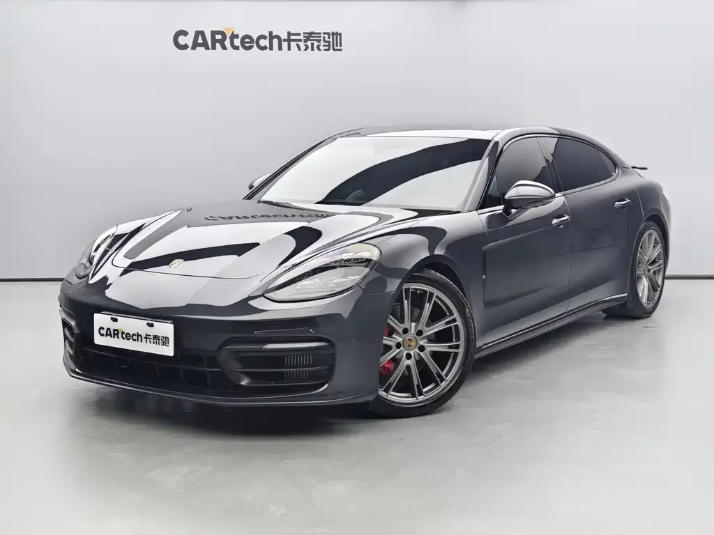Porsche Panamera — фото 1